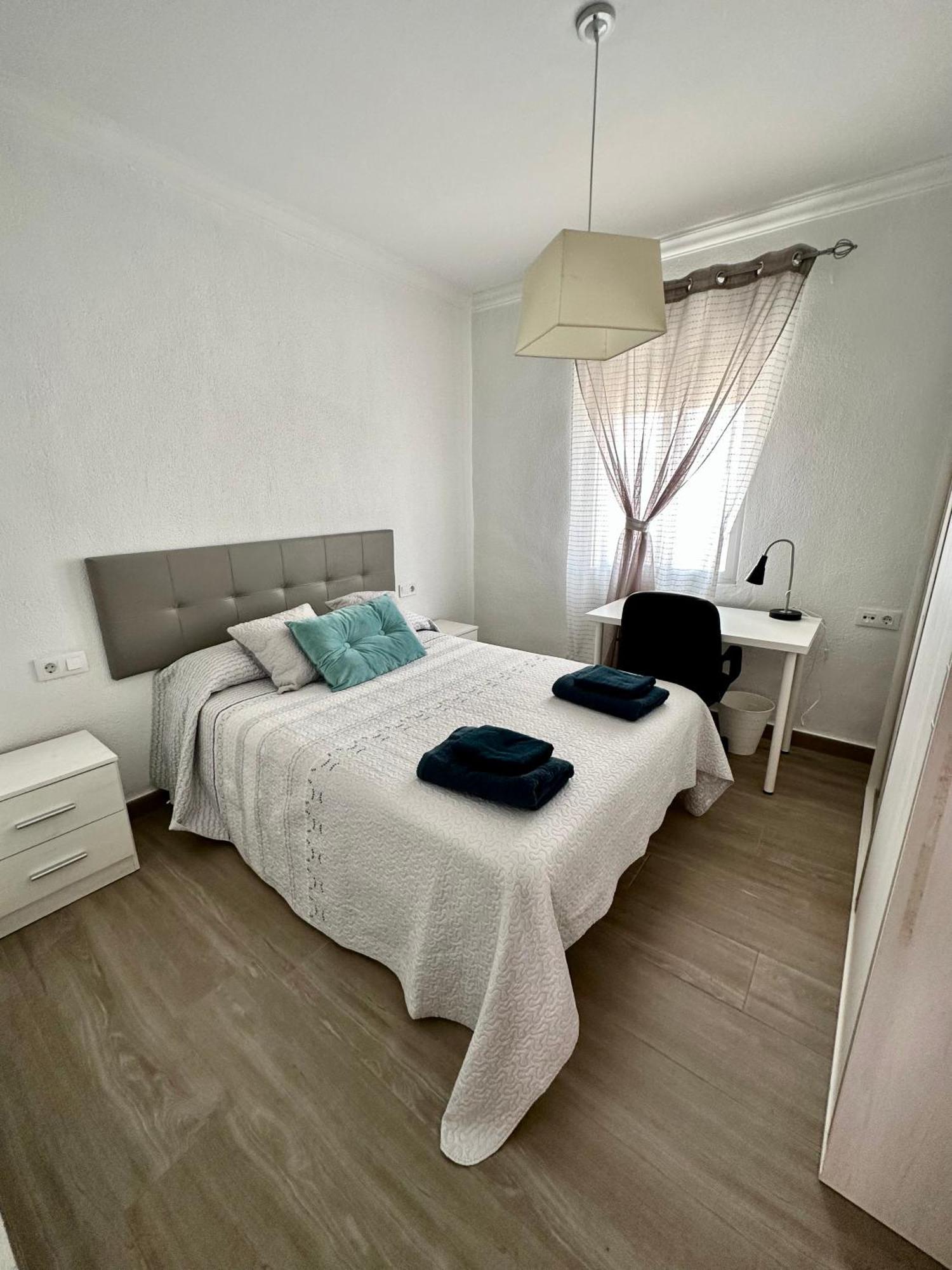 Precioso Apartamento 3 Dormitorios, Aire Acondicionado Menos 10 Min A Pie Feria เฮเรซ เด ลาฟรอนเตรา ภายนอก รูปภาพ