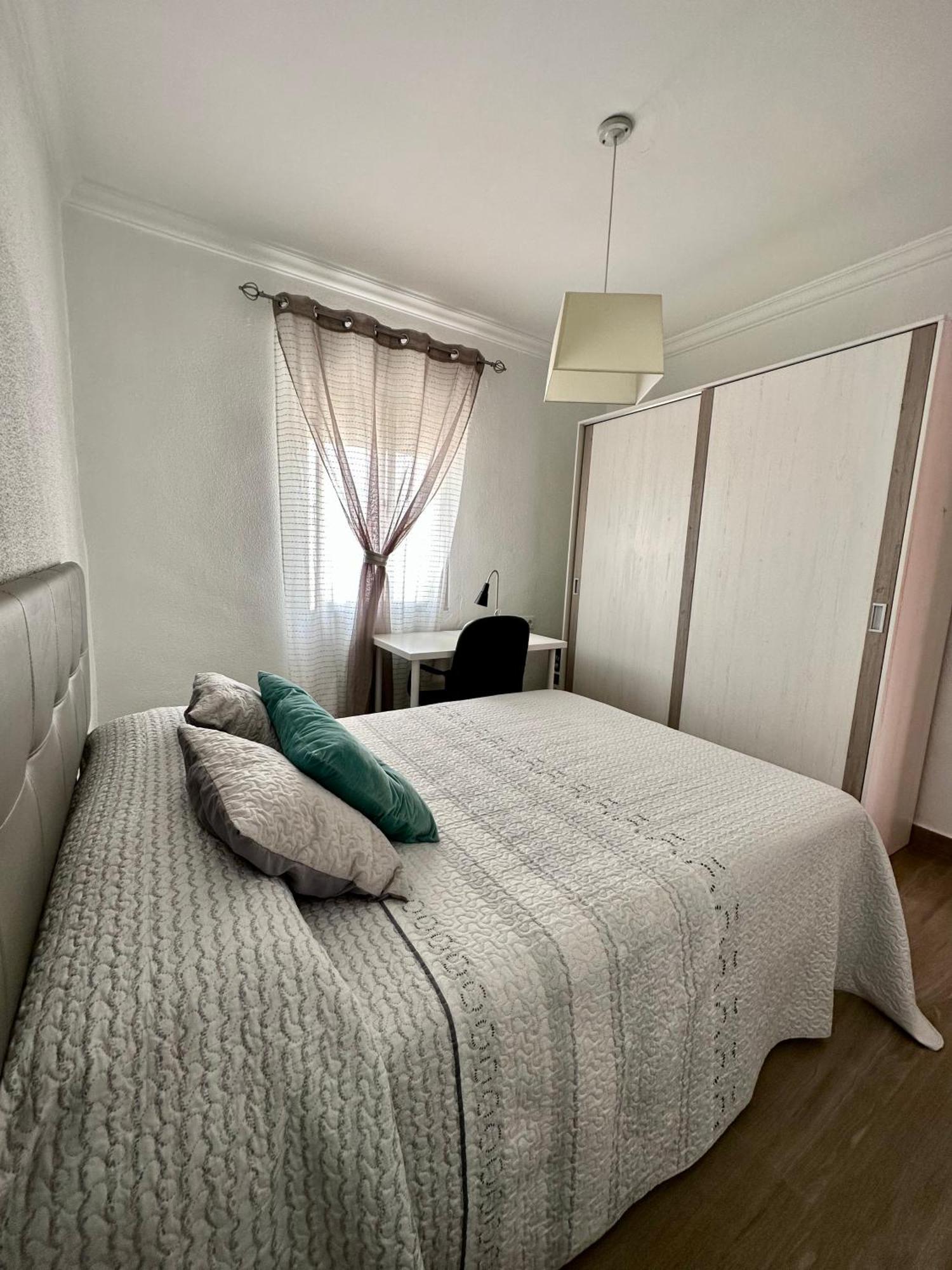 Precioso Apartamento 3 Dormitorios, Aire Acondicionado Menos 10 Min A Pie Feria เฮเรซ เด ลาฟรอนเตรา ภายนอก รูปภาพ